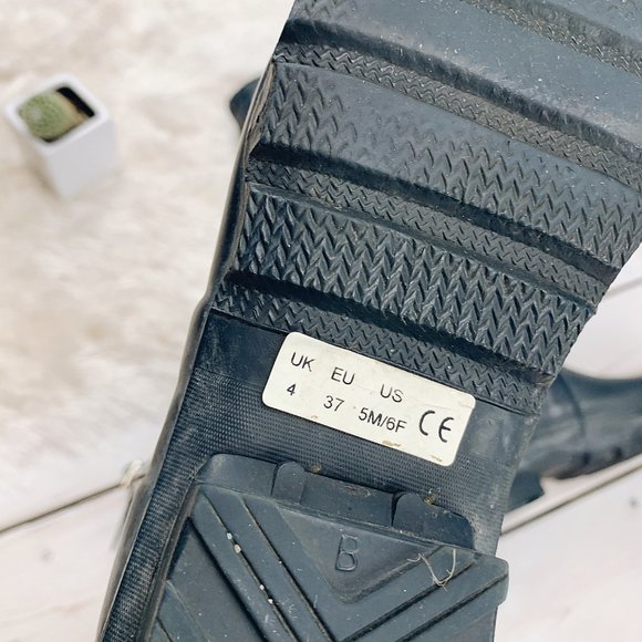 HUNTER | Tall Matte Navy Blue Rain Boots - Picture 7 of 8